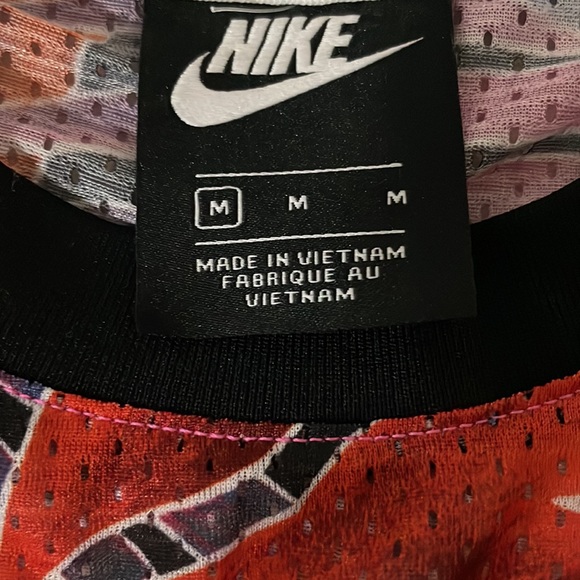 Nike tropical Hawaiian floral mesh top tee - Picture 4 of 6